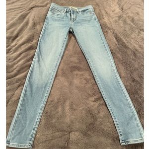 NEVER BEEN WORN high rise skinny Levi jeans
